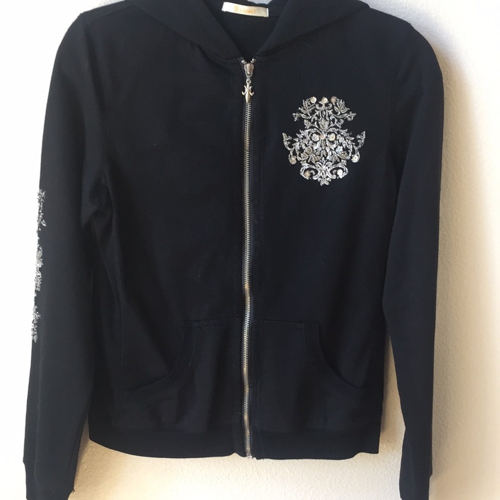BLACK SWEATSHIRT WITH EMBROIDERY